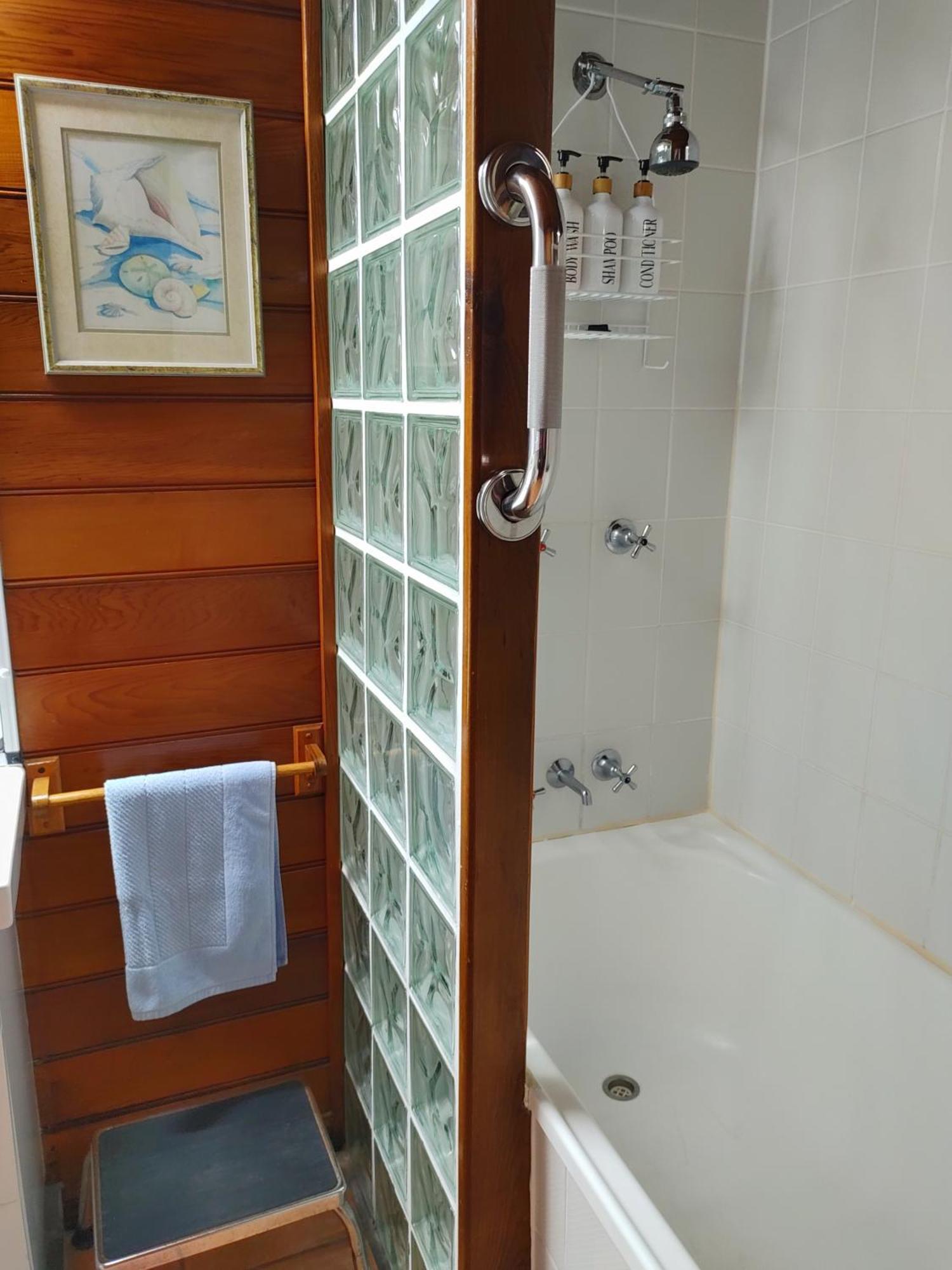 Beachside Cottage - A Private Peaceful Hidden Gem 50M To Beach Nelly Bay Eksteriør bilde